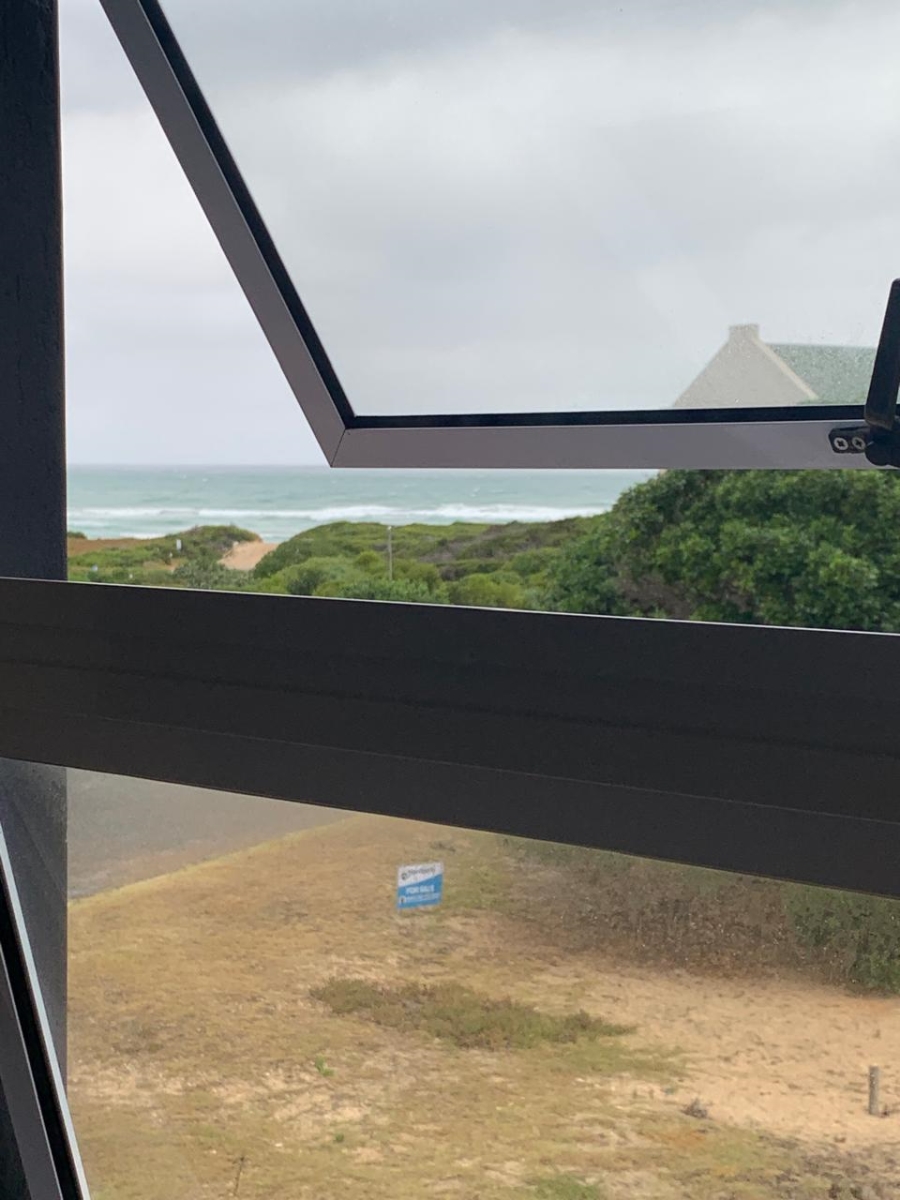 4 Bedroom Property for Sale in Stilbaai Oos Western Cape